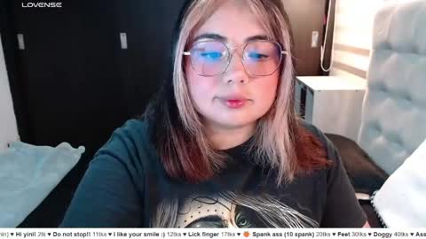 hii i am yini online show from 04.17.26