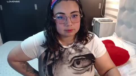 hii i am yini online show from 06.26.26