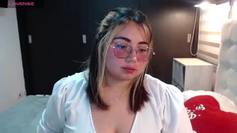hii i am yini online show from 07.08.26