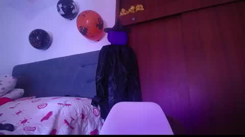 Yiny online show from 10.25.25