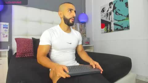 Snapshot of yiyo10_ chatting on 10.23.25 Yiyo online show from 10.23.25