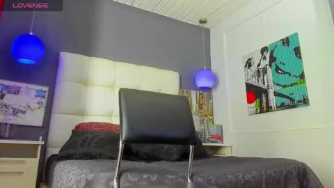 Snapshot of yiyo10_ chatting on 11.10.25 Yiyo online show from 11.10.25