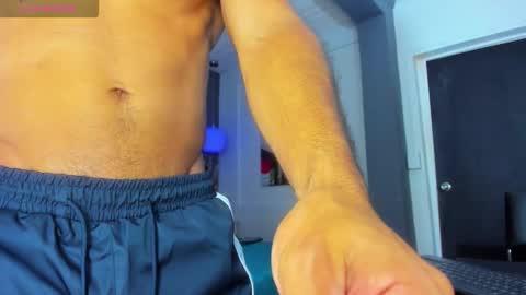 Snapshot of yiyo10_ chatting on 11.23.25 Yiyo online show from 11.23.25