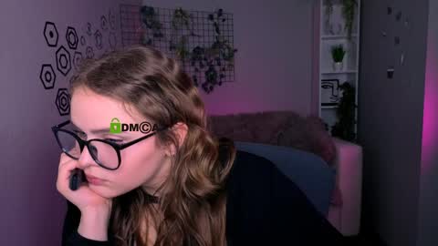 Ylia online show from 04.10.26