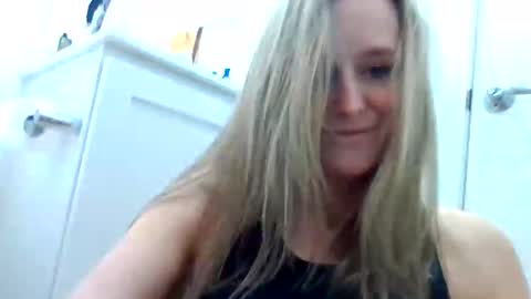 Snapshot of yogabuttttttt chatting on 05.22.26 yogabuttttttt online show from 05.22.26