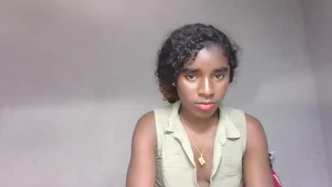 yolandrina05 online show from 09.22.25