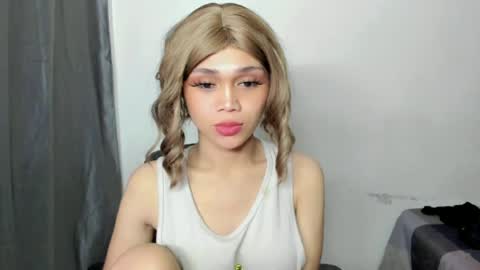 Snapshot of yonas_fucktoy chatting on 06.28.26 yona online show from 06.28.26