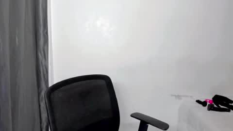 Snapshot of yonas_fucktoy chatting on 07.15.26 yona online show from 07.15.26