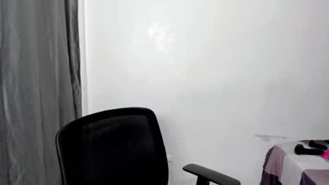 Snapshot of yonas_fucktoy chatting on 07.18.26 yona online show from 07.18.26
