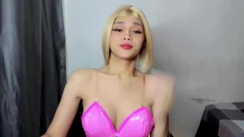 Snapshot of yonas_fucktoy chatting on 07.19.26 yona online show from 07.19.26