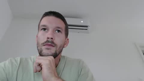 Snapshot of yone23 chatting on 10.05.25 yone23 online show from 10.05.25