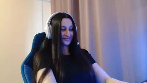 Snapshot of yongswab chatting on 03.19.26 Sophie online show from 03.19.26