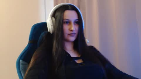 Snapshot of yongswab chatting on 03.24.26 Sophie online show from 03.24.26