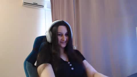 Snapshot of yongswab chatting on 03.25.26 Sophie online show from 03.25.26