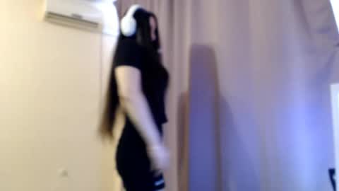 Snapshot of yongswab chatting on 04.06.26 Sophie online show from 04.06.26