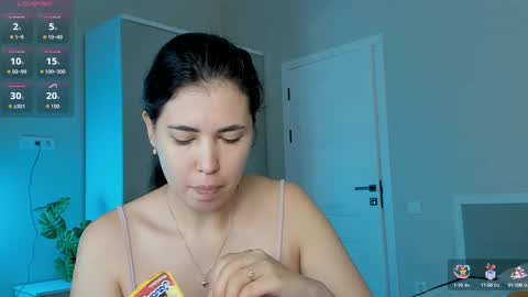 Snapshot of yooleen chatting on 09.17.25 yooleen online show from 09.17.25