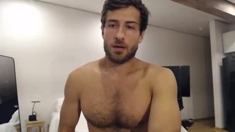 Yoooups online show from 10.18.25