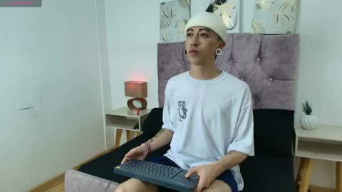 Yoshua Smith online show from 04.04.26