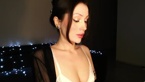 Sophie online show from 04.10.26