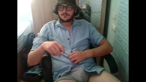 Snapshot of younromki chatting on 06.27.26 A... online show from 06.27.26