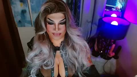 QUEEN MADISON  online show from 05.11.26