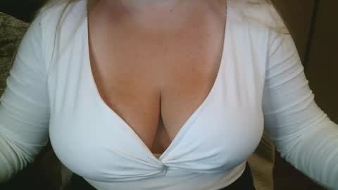 Snapshot of your__maria chatting on 02.03.26 Maria Love online show from 02.03.26