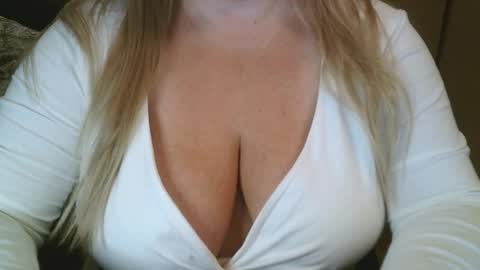 Snapshot of your__maria chatting on 02.03.26 Maria Love online show from 02.03.26