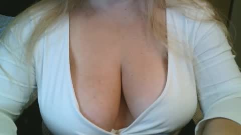 Snapshot of your__maria chatting on 02.28.26 Maria Love online show from 02.28.26