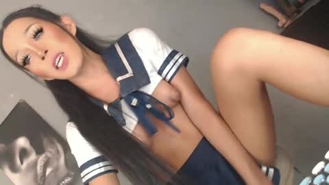 Snapshot of your_dirty_muse chatting on 06.18.26 LARA online show from 06.18.26