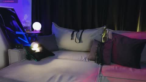 Goddess Alana online show from 11.10.25