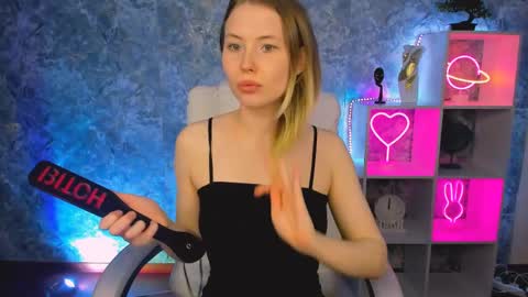 Snapshot of your_ella chatting on 03.12.26 Ella online show from 03.12.26