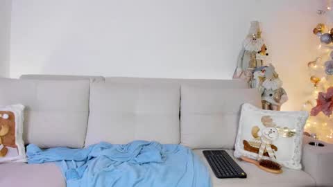 Snapshot of your_favorite_doll_ chatting on 12.13.24 Eliza online show from 12.13.24