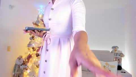 Snapshot of your_favorite_doll_ chatting on 12.19.24 Eliza online show from 12.19.24