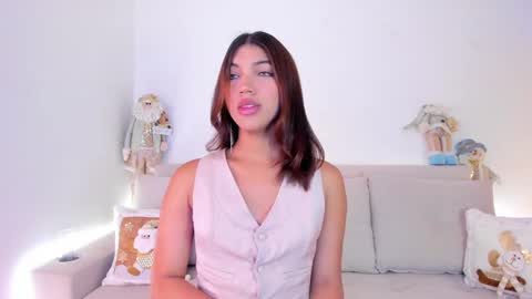 Snapshot of your_favorite_doll_ chatting on 12.21.24 Eliza online show from 12.21.24