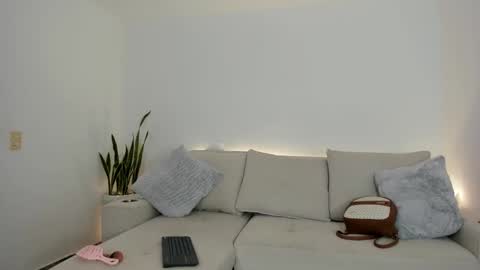 Snapshot of your_favorite_doll_ chatting on 02.19.25 Eliza online show from 02.19.25