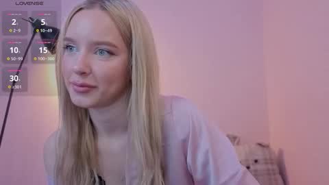 Snapshot of your_fucking_babby chatting on 10.19.25 Olivia online show from 10.19.25