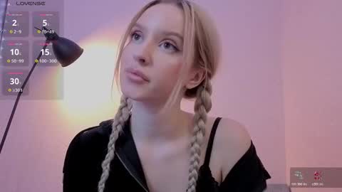 Snapshot of your_fucking_babby chatting on 10.22.25 Olivia online show from 10.22.25