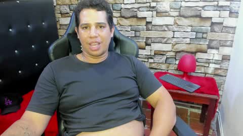 Snapshot of your_hot_friend69 chatting on 02.26.25 David online show from 02.26.25