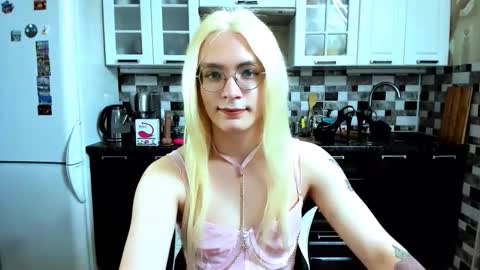 Snapshot of your_hotcutie chatting on 10.22.25 Jane online show from 10.22.25