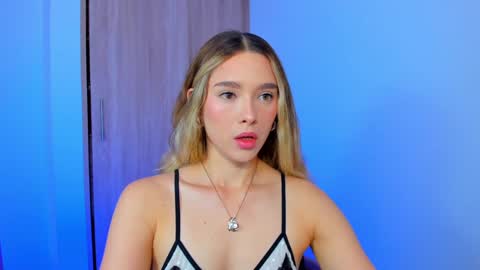 Snapshot of your_little_ chatting on 12.05.24 your_little_ online show from 12.05.24