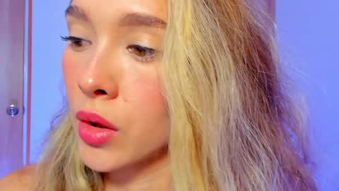 Snapshot of your_little_ chatting on 12.11.24 your_little_ online show from 12.11.24