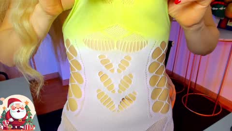 Snapshot of your_little_ chatting on 12.16.24 your_little_ online show from 12.16.24