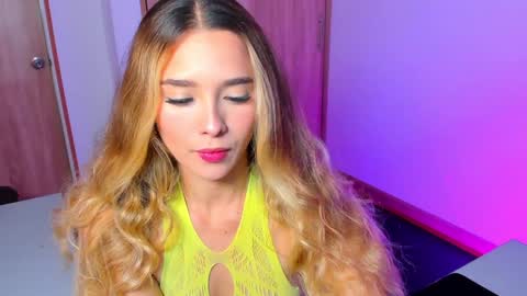 Snapshot of your_little_ chatting on 01.08.25 your_little_ online show from 01.08.25