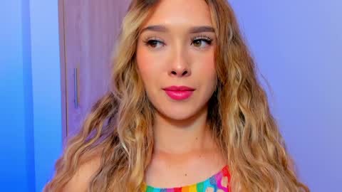 Snapshot of your_little_ chatting on 01.20.25 your_little_ online show from 01.20.25