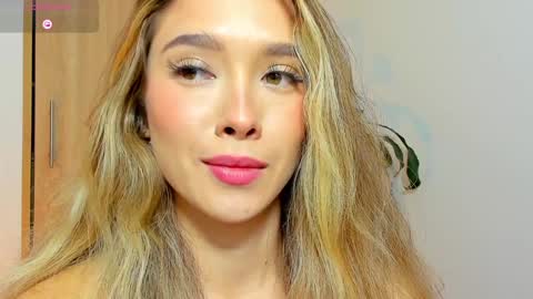 Snapshot of your_little_ chatting on 02.01.25 your_little_ online show from 02.01.25