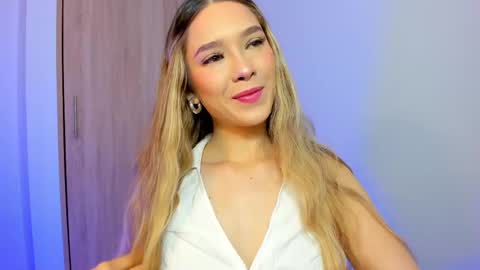 Snapshot of your_little_ chatting on 02.18.25 your_little_ online show from 02.18.25