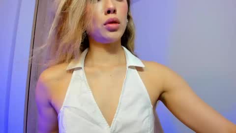 Snapshot of your_little_ chatting on 02.18.25 your_little_ online show from 02.18.25