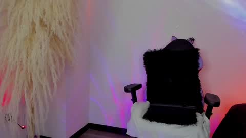 Cami independent model online show from 02.02.25