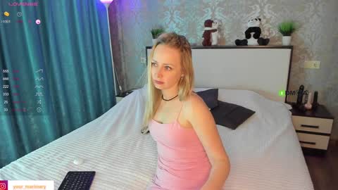 Snapshot of your_marimary chatting on 01.22.25 Mary online show from 01.22.25