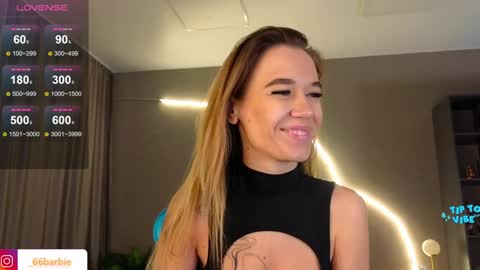 Jessica Loyd online show from 02.06.25